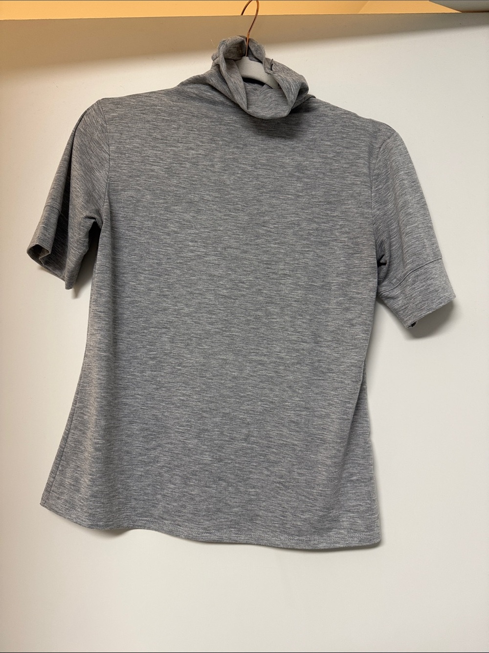 Vince Gray Short-Sleeve Turtleneck Tee